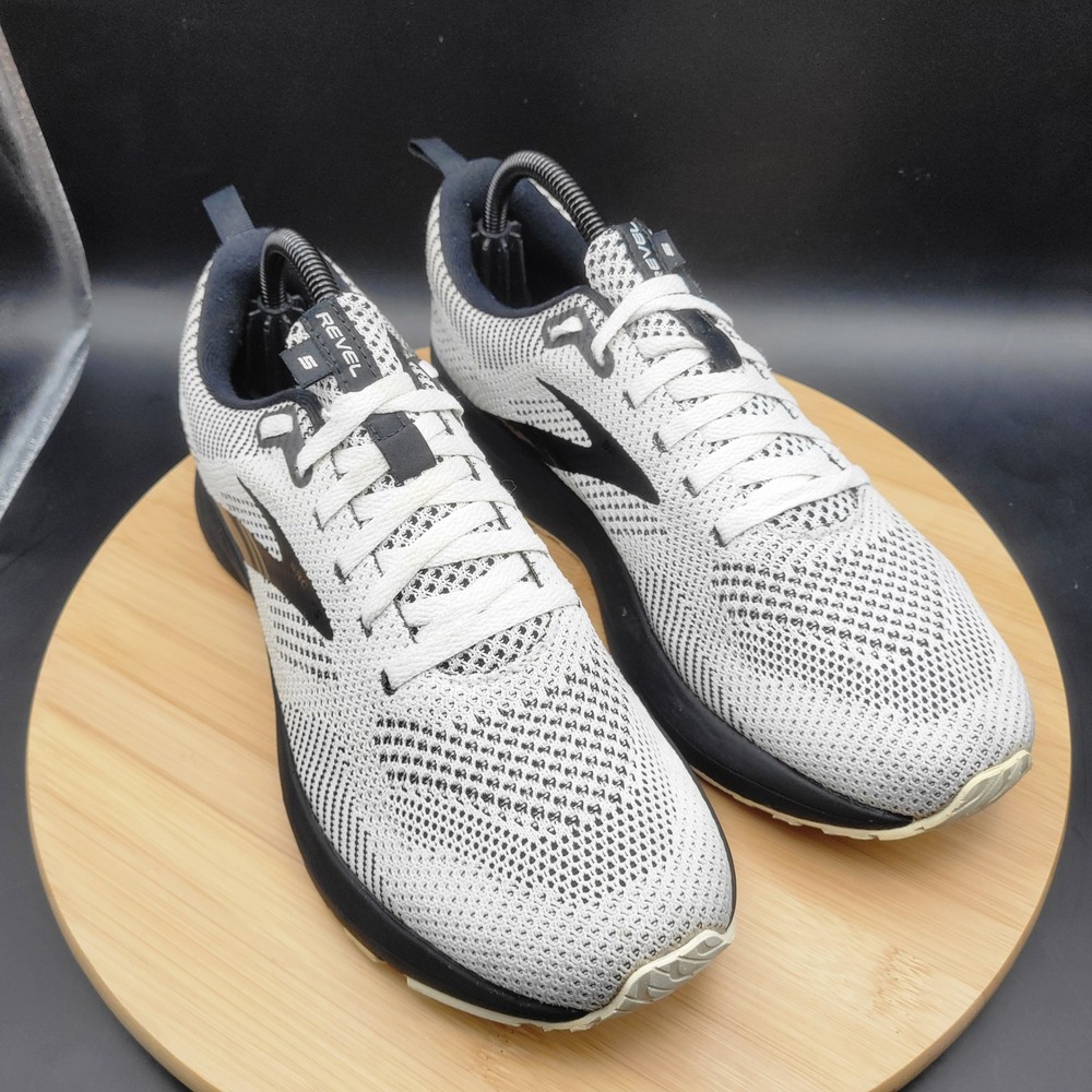 Brooks Revel 5 Womens Running Shoes White Black Knit 1203611B121 Size 10